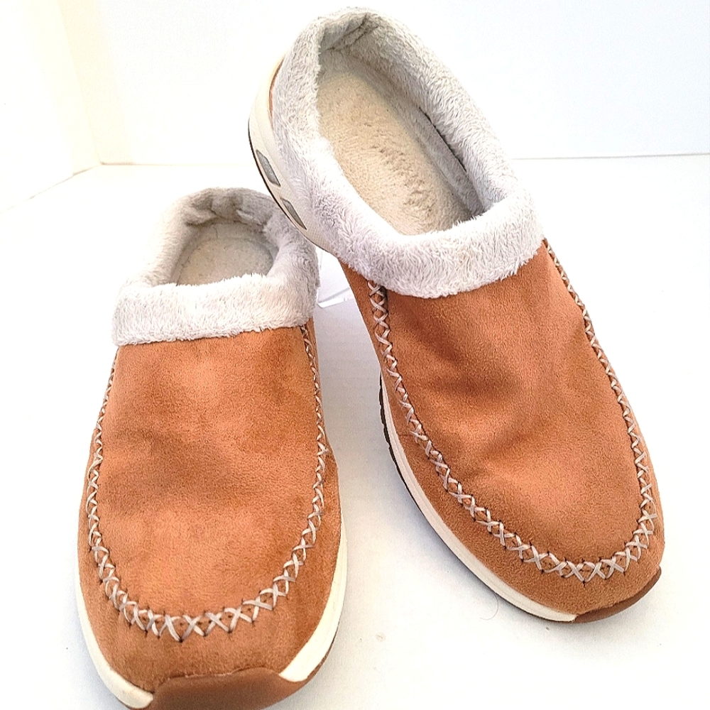 Skechers slip on slides  mules faux fur suede size 7 comfort